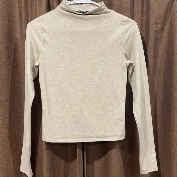 Body Contour Cozy Mock Neck Long Sleeve Tee - Picture 2 of 4